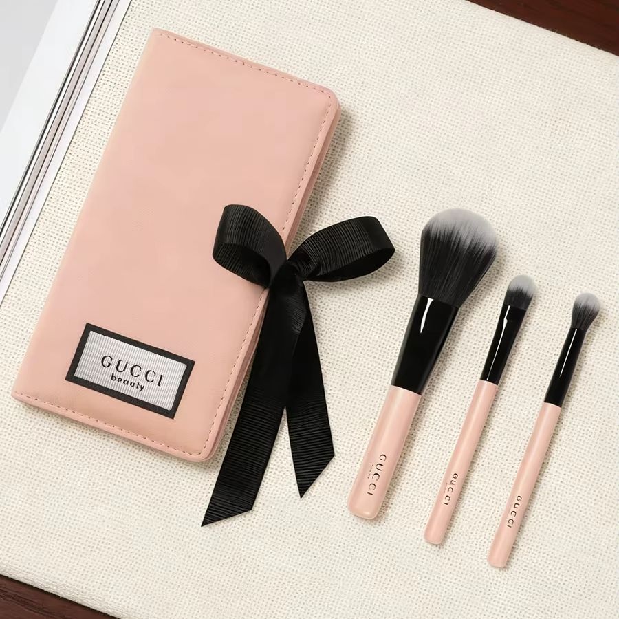 Luxury Skincare And Makeup Brands - مجموعة فرش مكياج من جوتشي، فرشاة