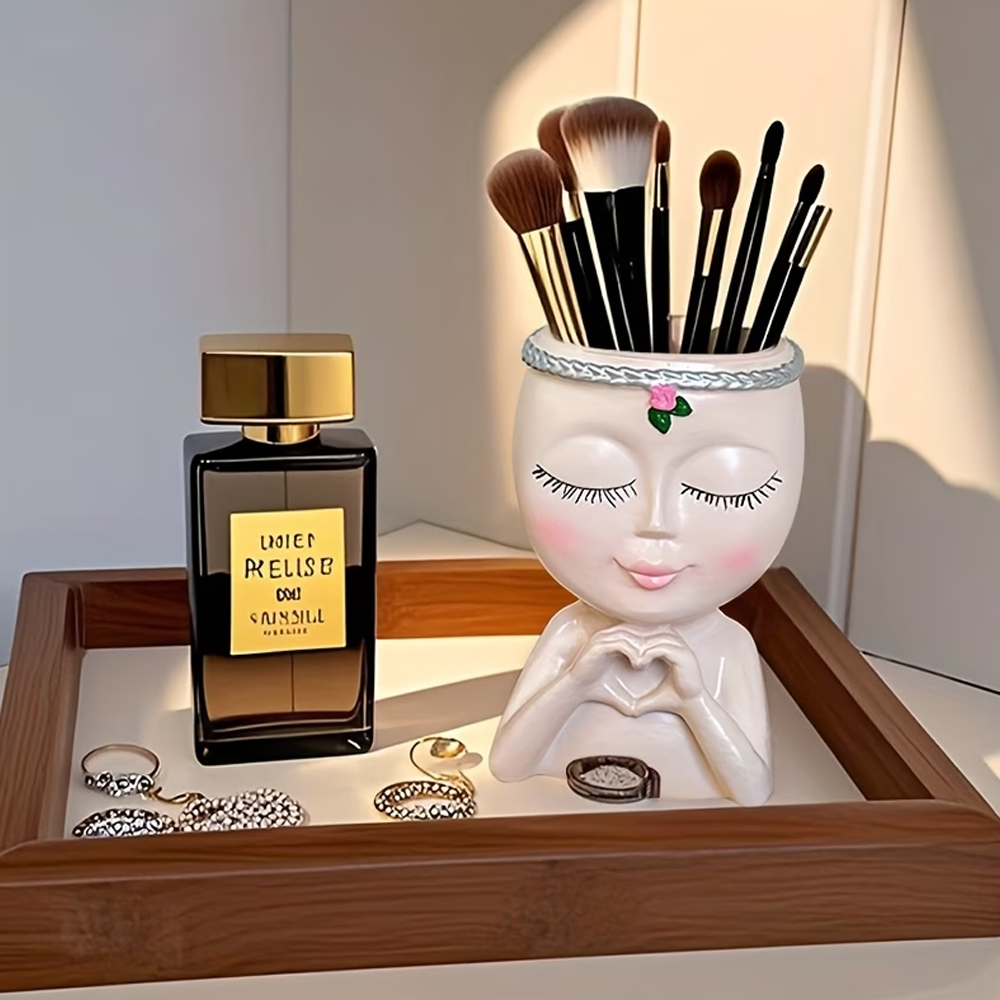 حامل فرش المكياج وفرش الحواجب  - مراجعة Luxury Skincare And Makeup Brands وسعره