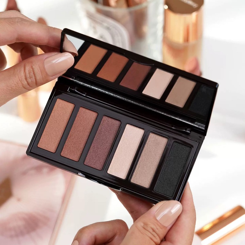 ظلال عيون فاخرة من ماركة شارلو - مراجعة Luxury Skincare And Makeup Brands وسعره